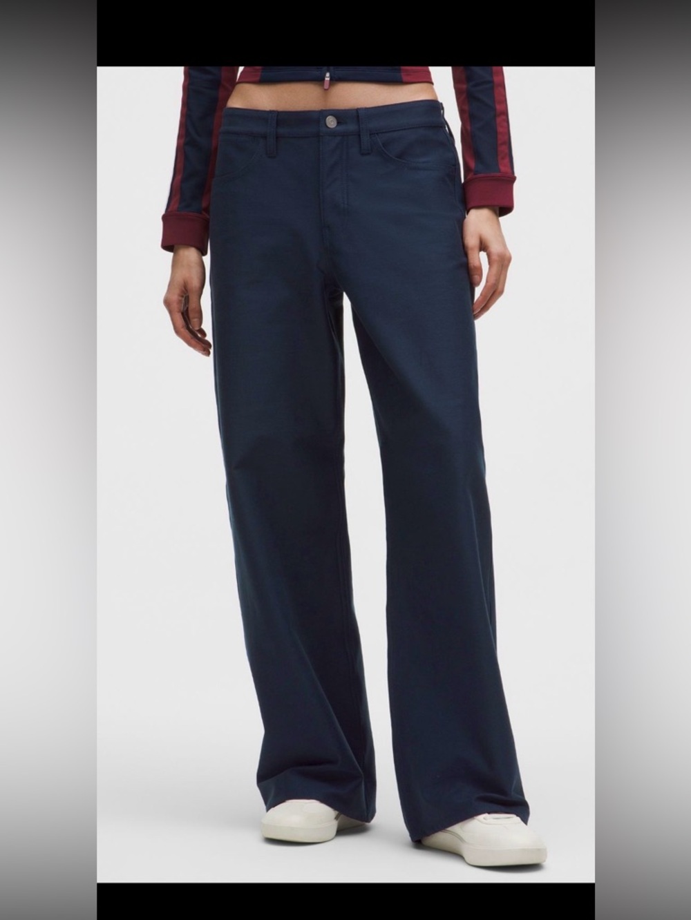 Lululemon wide leg $148 Easy Five LR WIDE leg 32